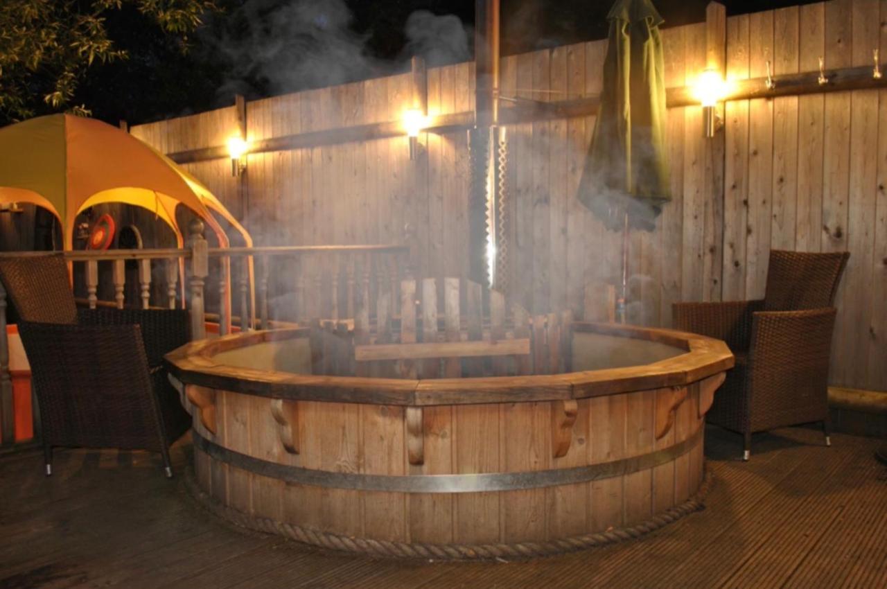 Вилла Squirrel Barn Milwich Экстерьер фото