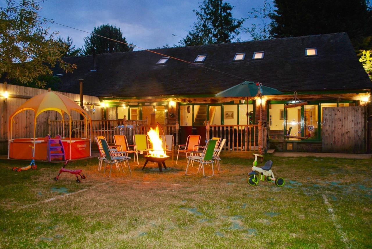 Вилла Squirrel Barn Milwich Экстерьер фото