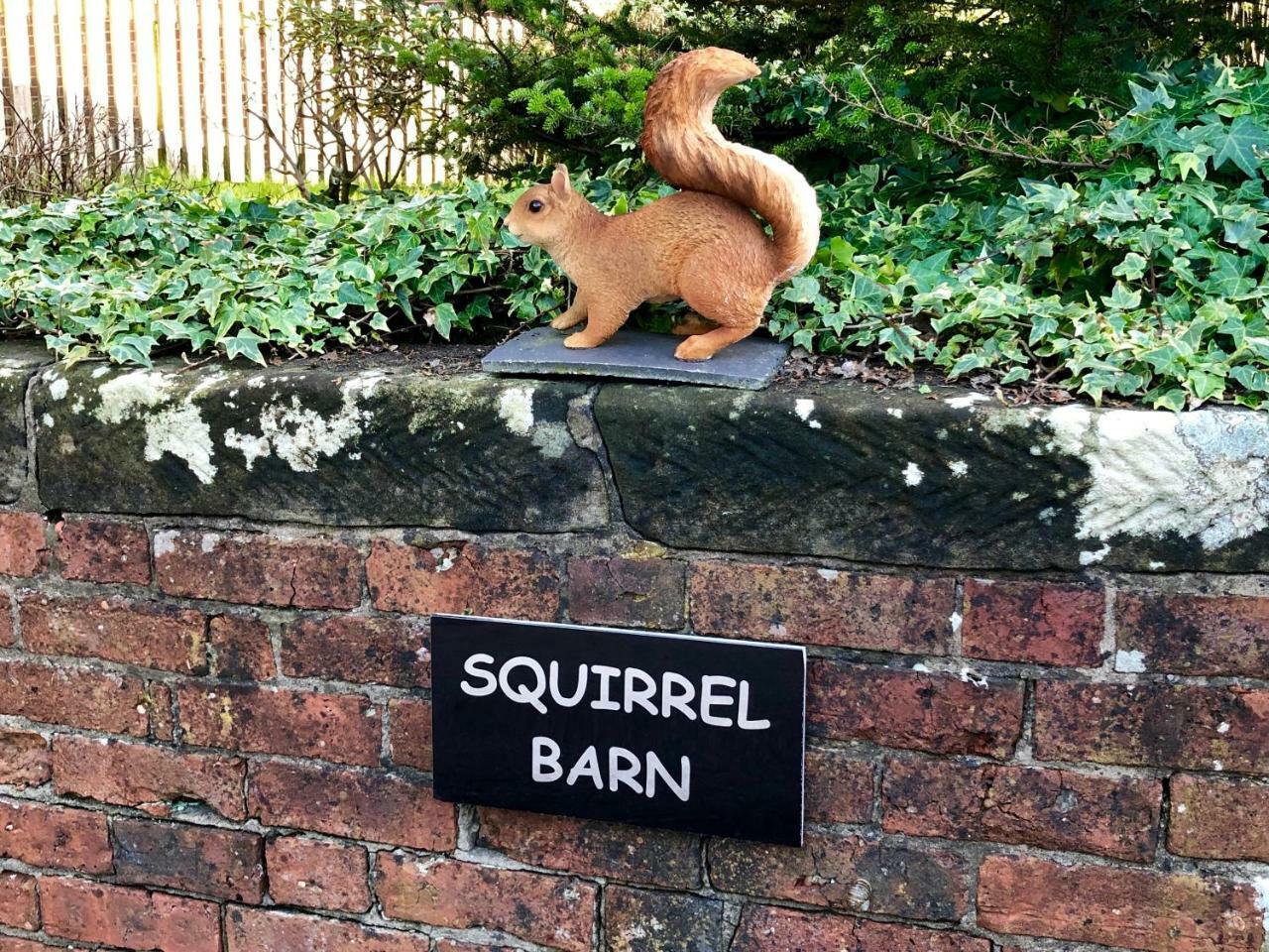 Вилла Squirrel Barn Milwich Экстерьер фото